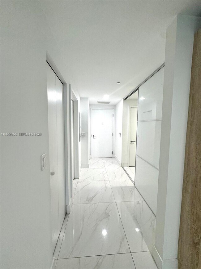 Building Photo - 16385 Biscayne Blvd