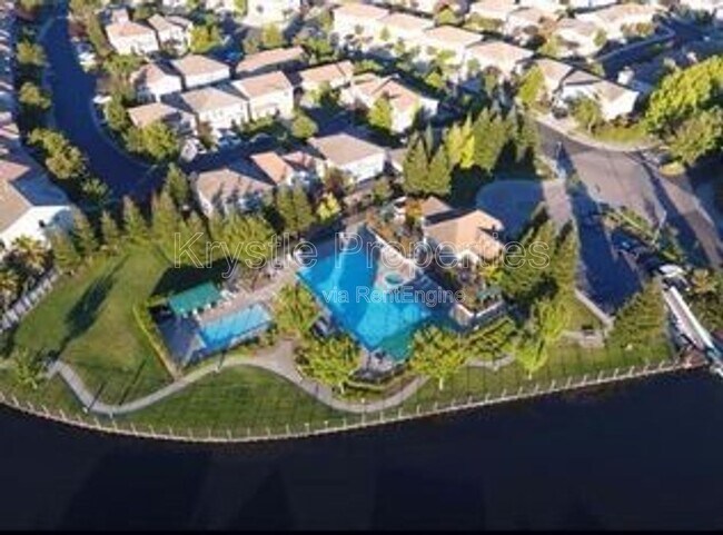 Building Photo - 510 Pyramid Ct