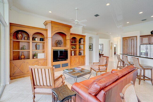 Building Photo - 119 Esperanza Way