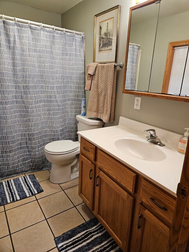 Building Photo - 544 W Wilson St