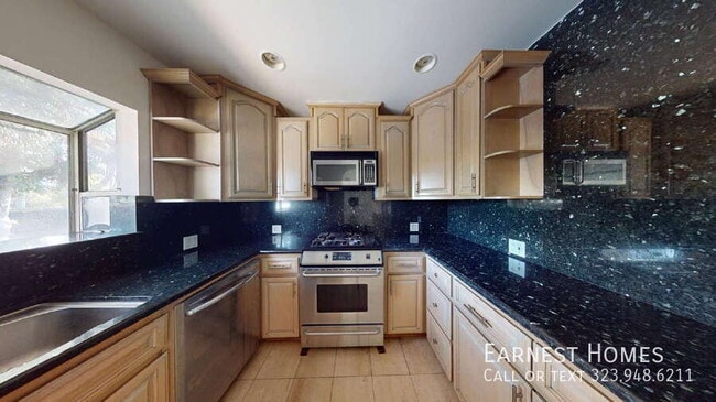 Building Photo - 17115 Parthenia St
