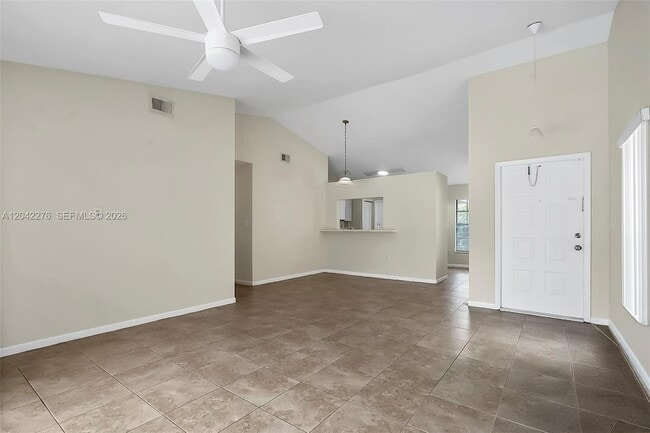Building Photo - 681 Thornridge Ave