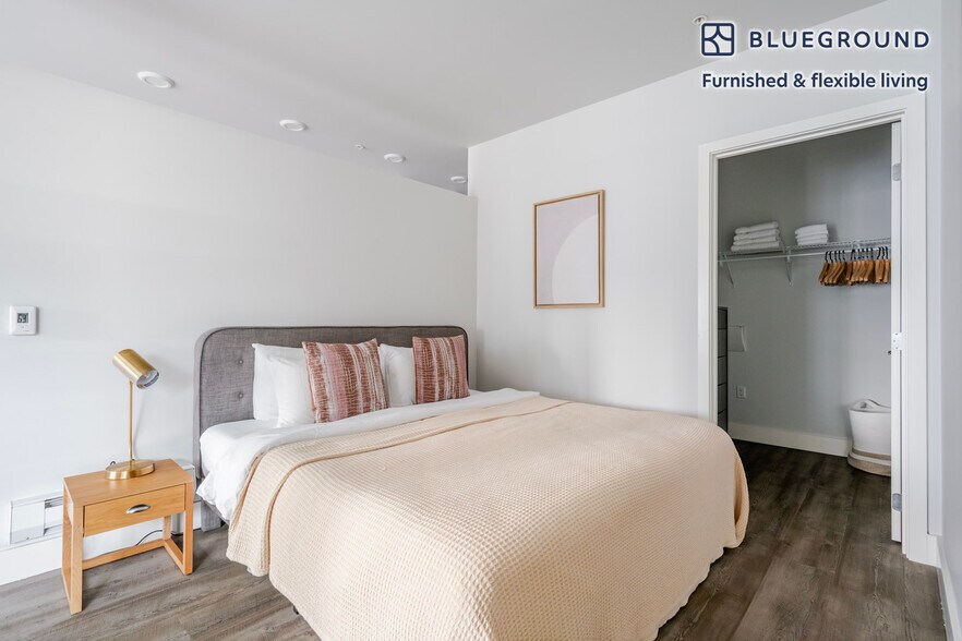 Building Photo - 285 8th Ave N