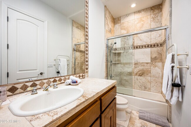 Building Photo - 6649 E Berneil Dr