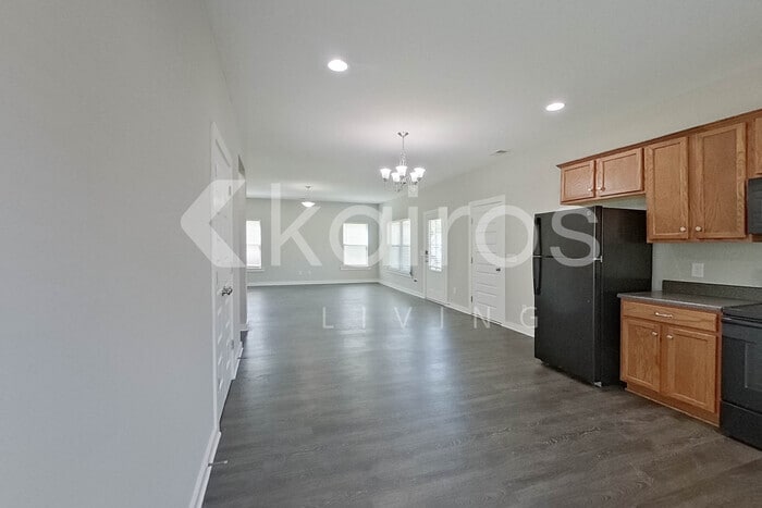 Building Photo - 344 White Oak Cir