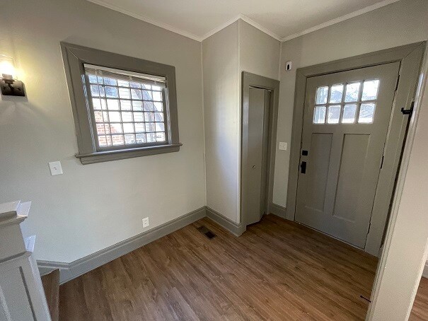 Building Photo - 503 Briarwood Ave SE