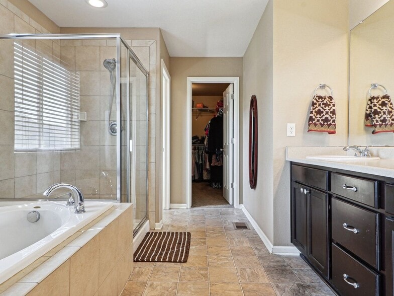 Building Photo - 17564 E Neu Towne Cir