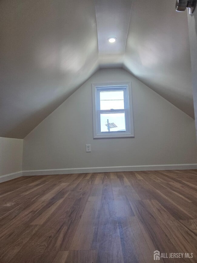 Building Photo - 649 State St