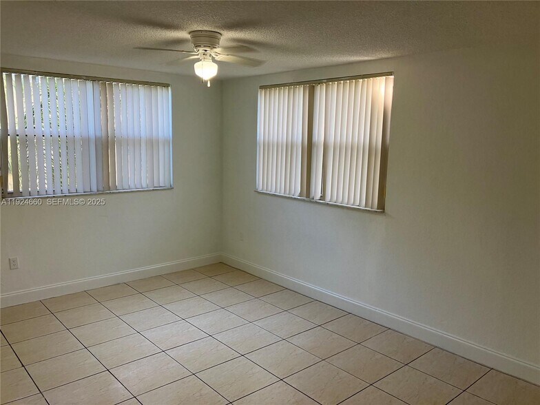 Building Photo - 8235 Lake Dr