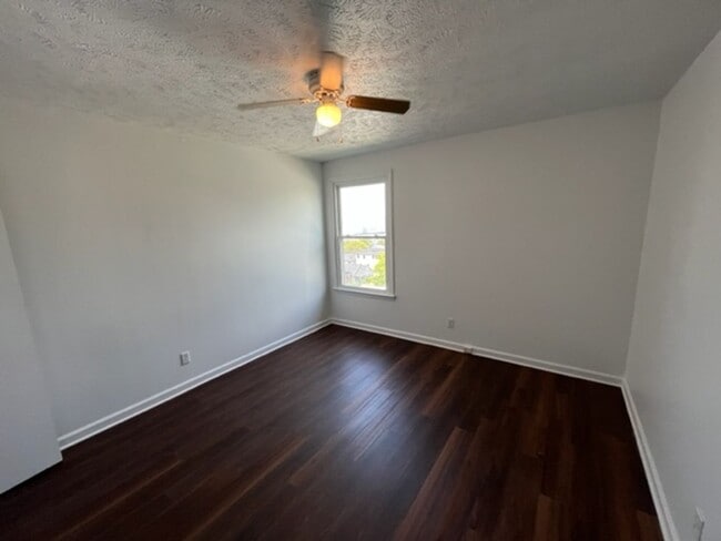 Building Photo - Quaint Sylvan Heights Duplex