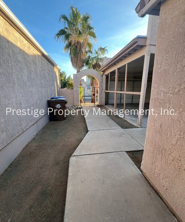 Building Photo - Wonderful Townhouse Located in the Northwest!!!