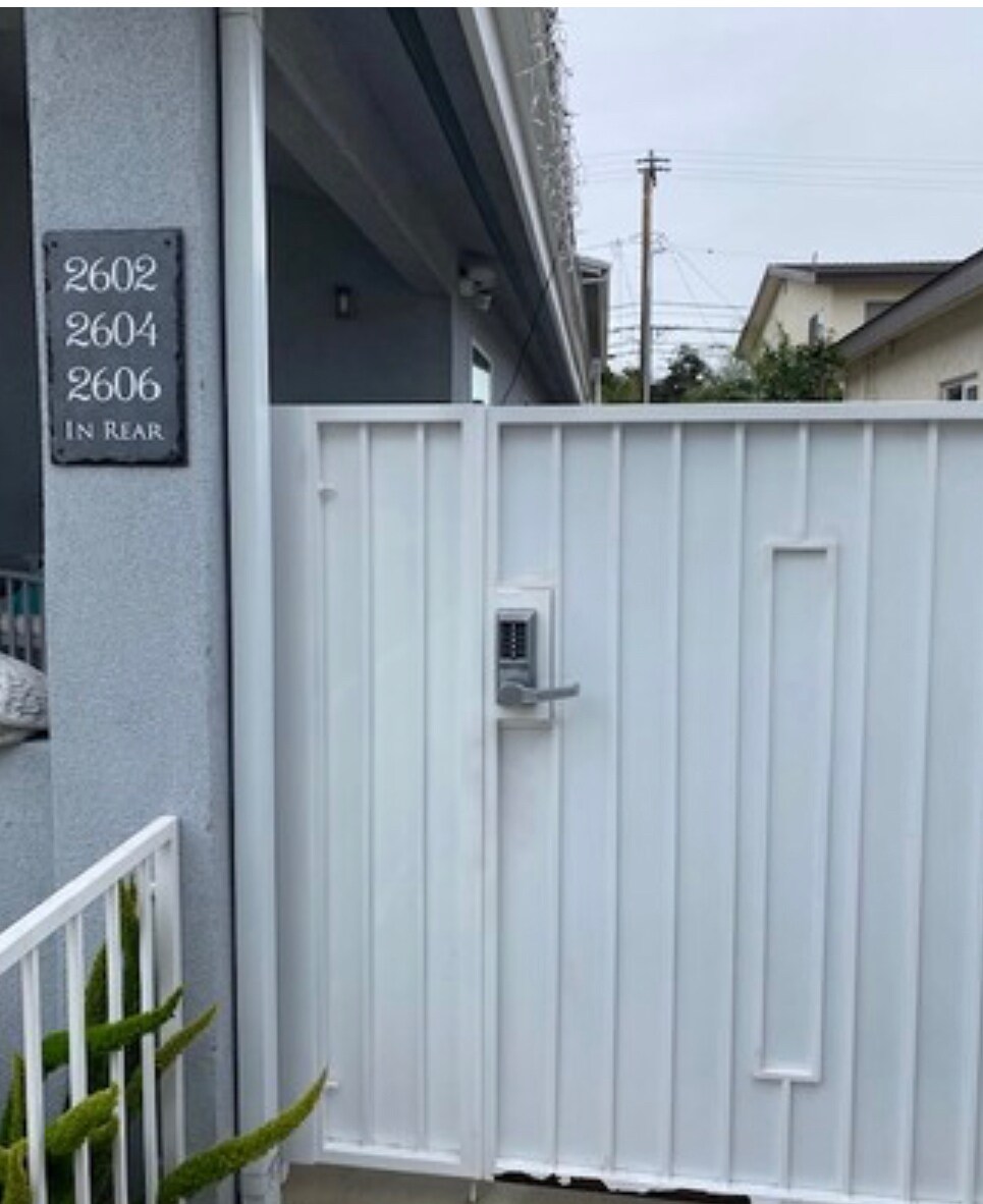 Gated security - 2600 Apple Ave