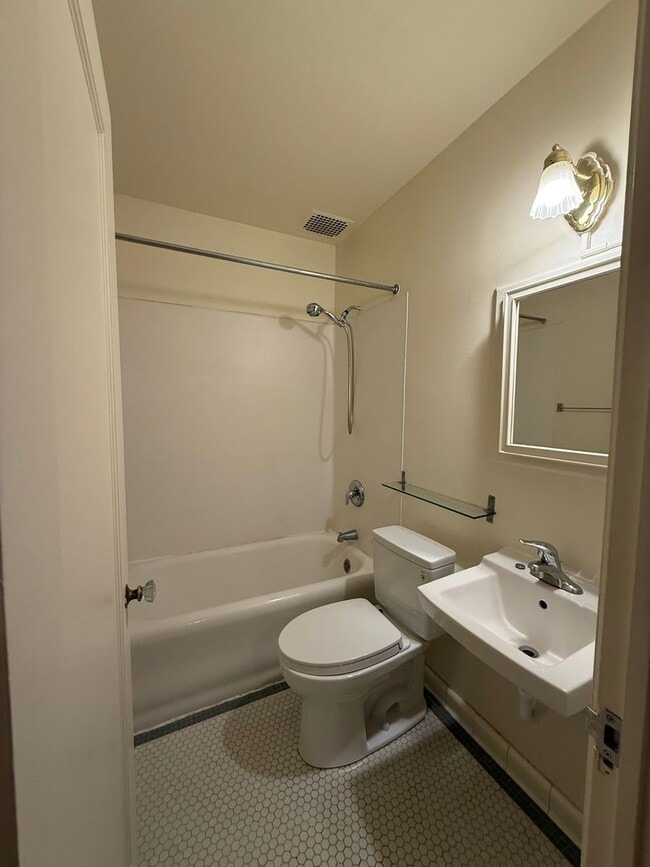 Interior Photo - Conrad