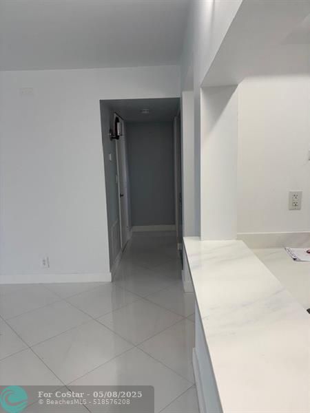 Building Photo - 1811 Sabal Palm Dr