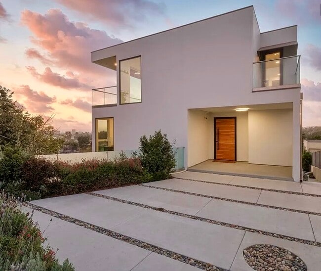 Building Photo - 1549 Lucretia Ave