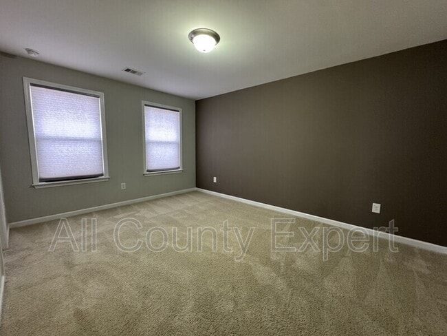 Building Photo - 920 Grove Valley Dr