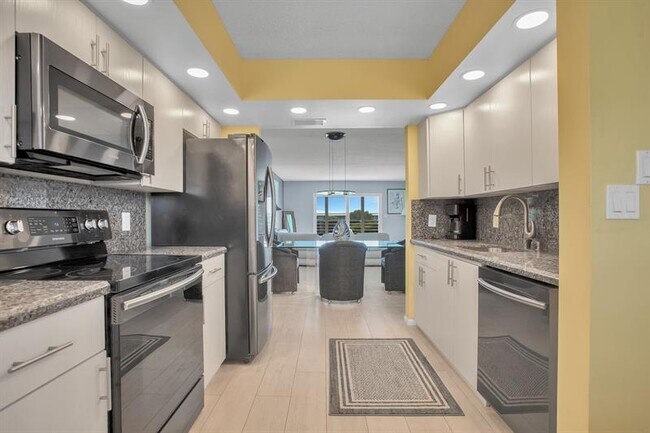 Building Photo - 1702 Andros Isle