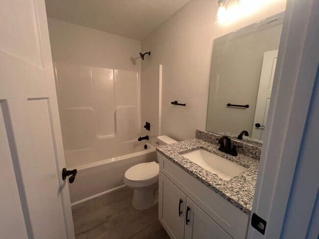 Building Photo - 9TH Ave Dr NE 2287-2289