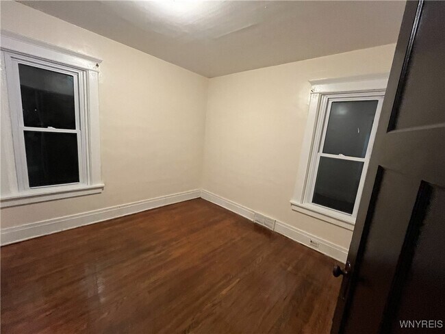 Building Photo - 168 Rodney Ave