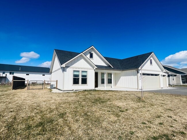 Building Photo - Newer Home - 3 Bedroom - 2 Bath - Corvallis