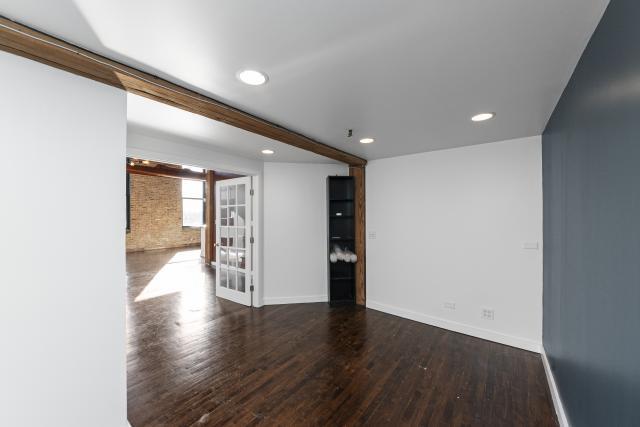 Building Photo - 3 bedroom in Chicago IL 60647