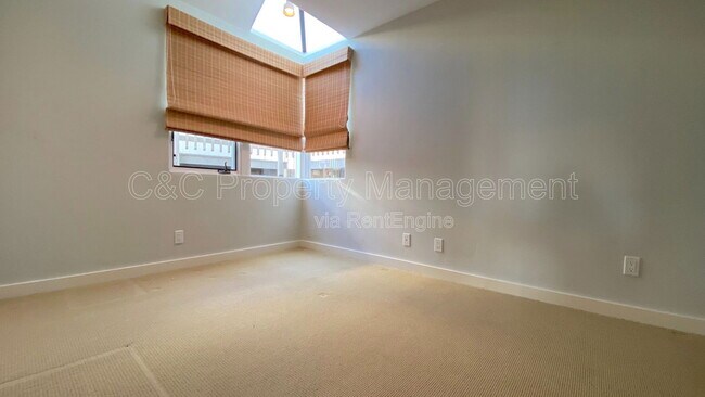 Building Photo - 153 Carmel Riviera Dr
