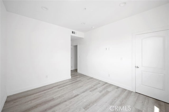 Building Photo - 532 W Vernon Ave