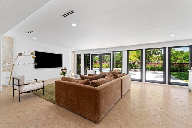 Building Photo - 15202 SW 80th Ave