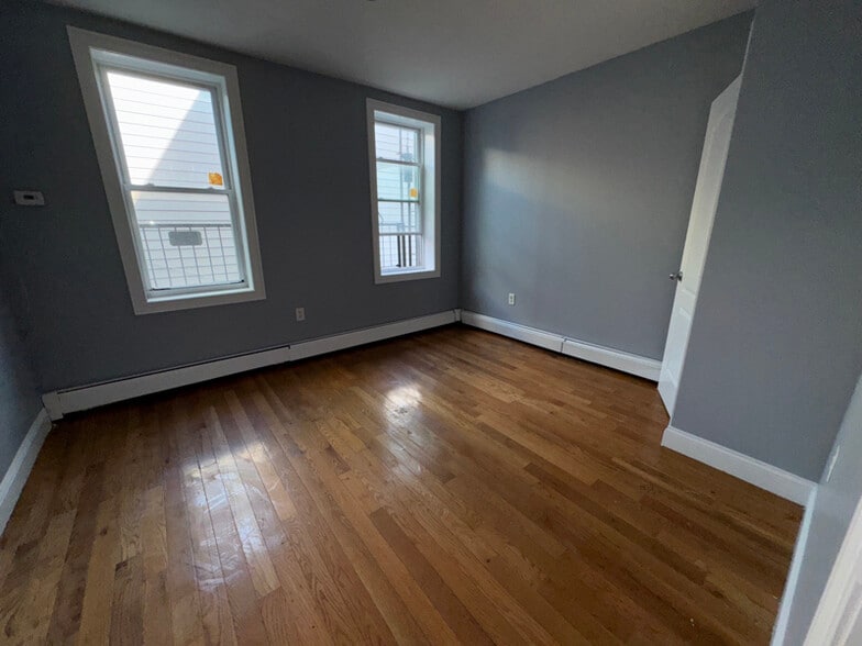 Primary Photo - 434 Avenue C