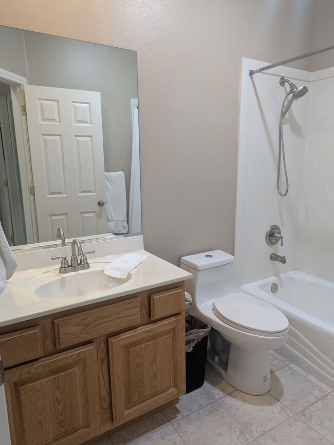 Building Photo - Furnished 3-Bedroom Townhome with Stunning...