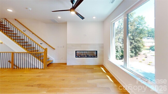 Building Photo - 156 Mattoon St