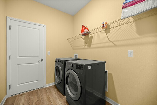 Building Photo - 6137 SW 70th Ave