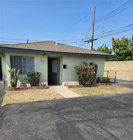Primary Photo - 24638 Eshelman Ave