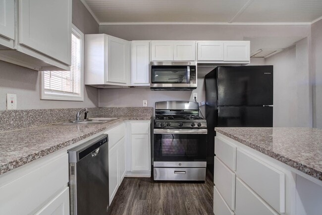 Building Photo - 1922 26th St