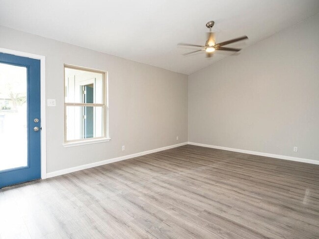 Building Photo - 2526 Glen Springs Way