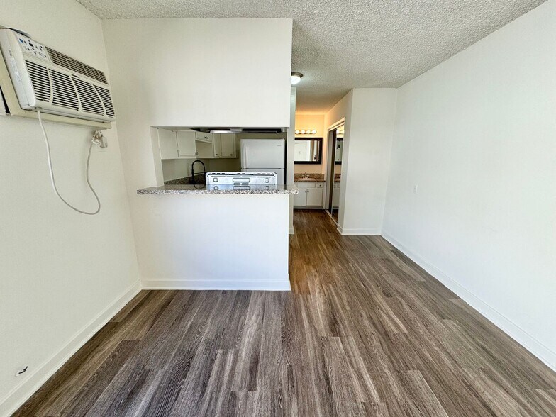 Building Photo - 3532 Keystone Av