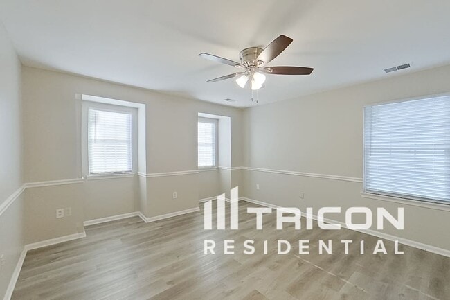 Building Photo - 5105 Aldershot Dr