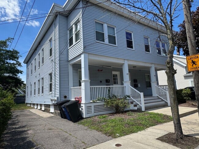 Building Photo - 135-137 Liberty St