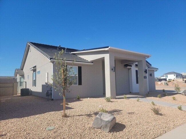 Building Photo - Luxury Living in Desert Color - Stunning 4...