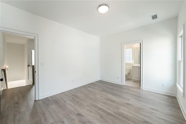 Building Photo - 3272 Stillwood Dr