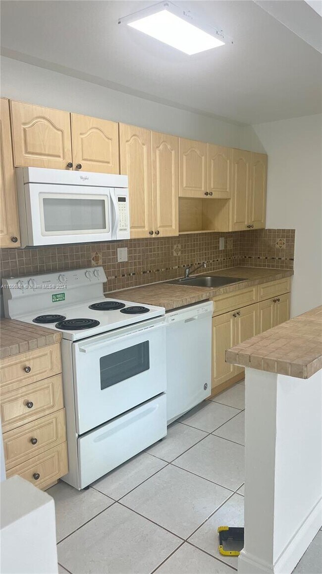 Building Photo - 4570 NW 79th Ave