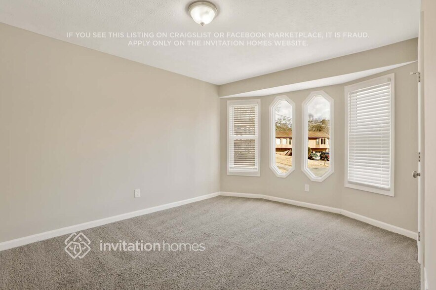 Building Photo - 725 Pepperwood Ln