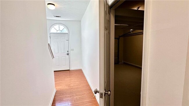 Building Photo - 6243 Shoreview Cir