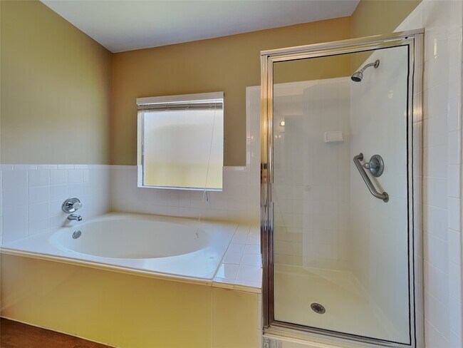 Building Photo - 22806 Tara Way Dr