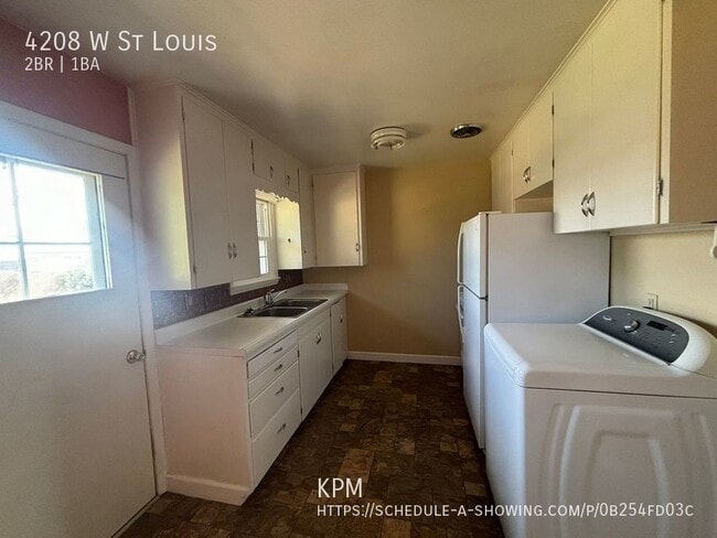 Building Photo - 4208 W St Louis St