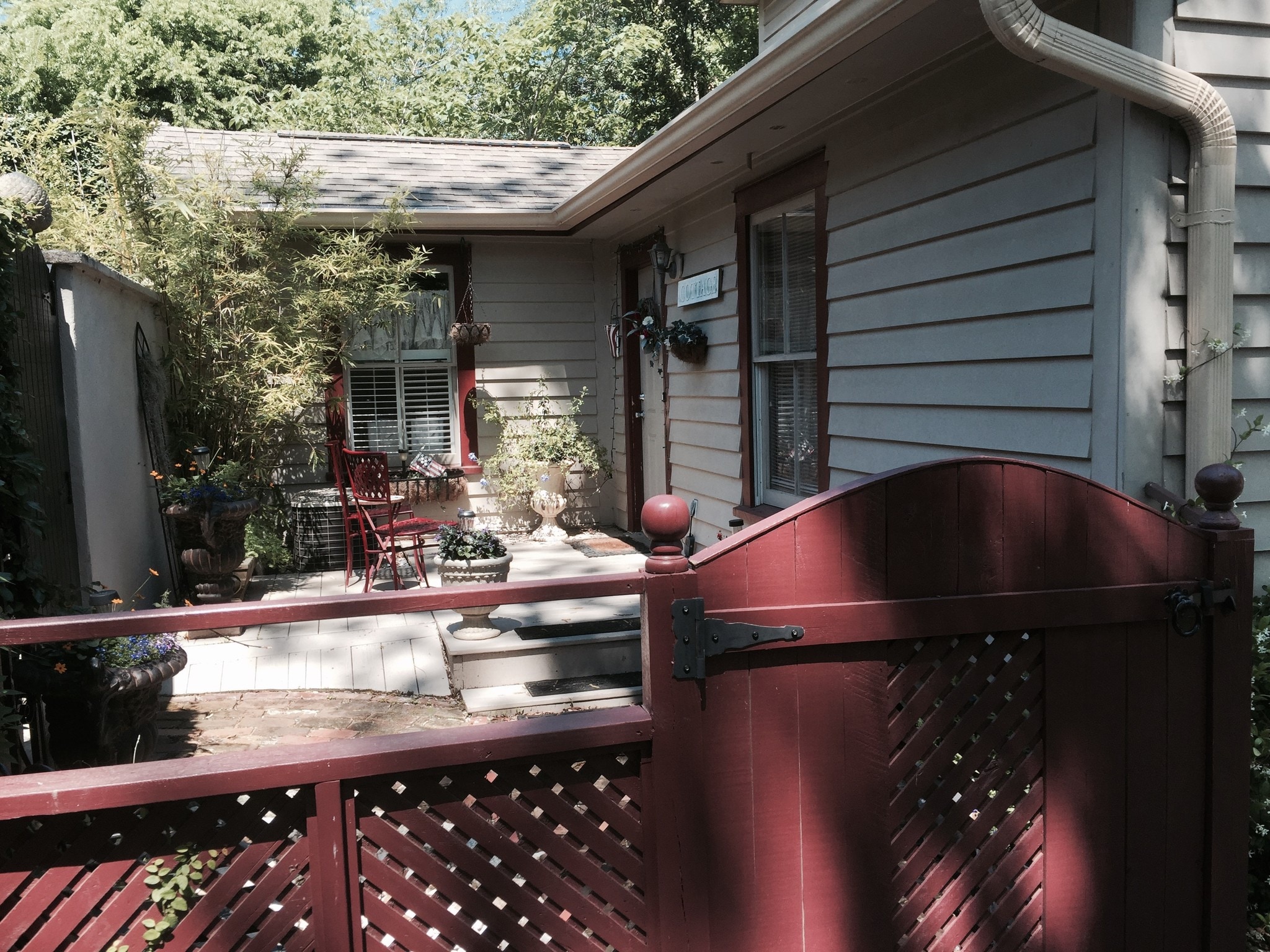 Continue through gate to adjacent driveway - 541 E Jones Ln