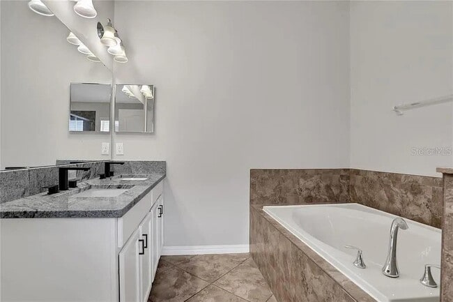 Building Photo - 4908 Havilland Dr