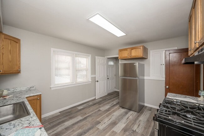 Building Photo - 10446 St Charles Rock Rd