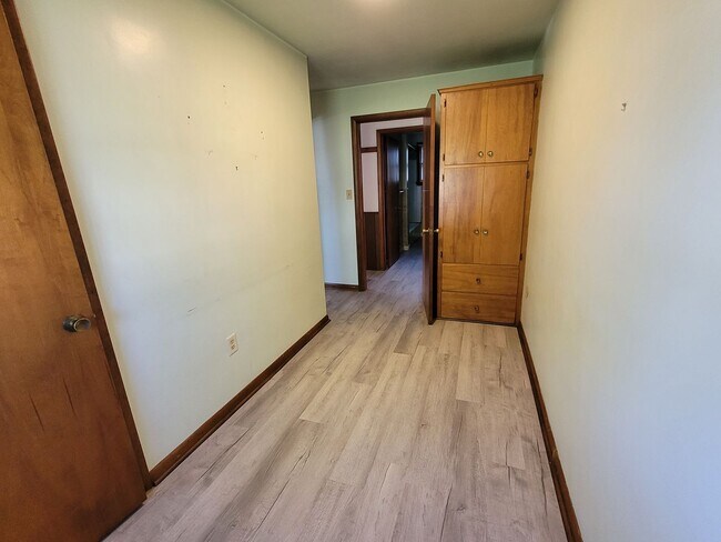 Building Photo - 331 Newport Rd