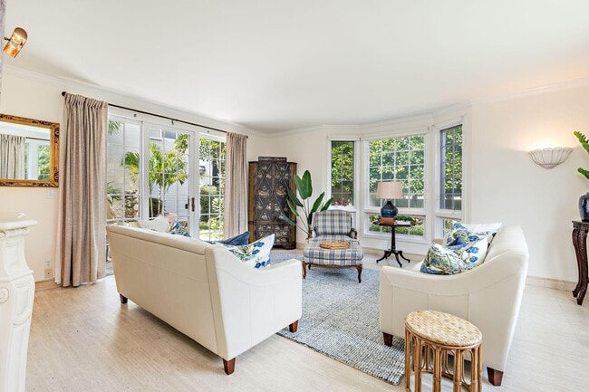 Building Photo - 155 Peruvian Ave